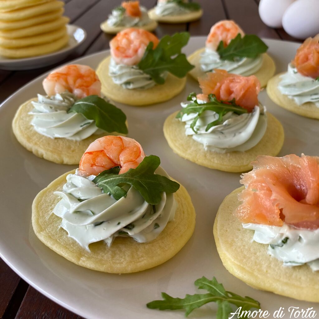 mini pancake salati gamberi e salmone