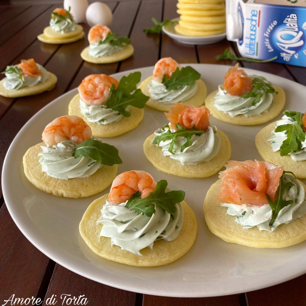 mini pancake gamberi e salmone